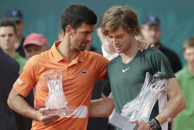 球迷们的观 球迷们的观