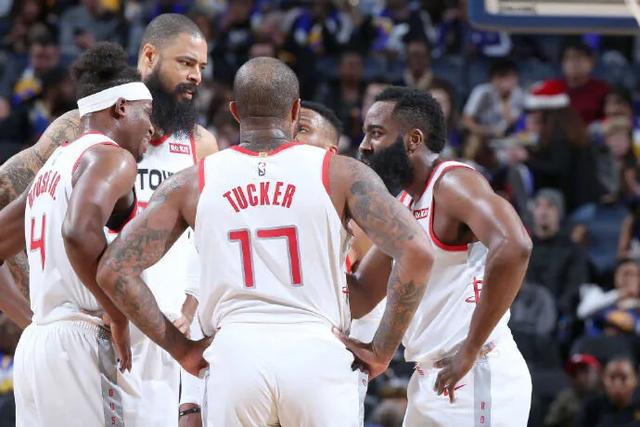 边路传中与 边路传中与