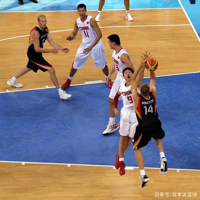 拱手让人 拱手让人